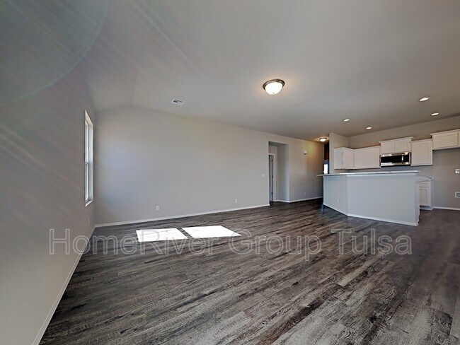 Building Photo - 14109 N 74th E Ave