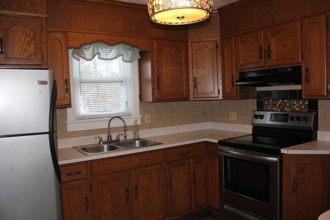 Building Photo - Single Family Home for Rent in Grottoes