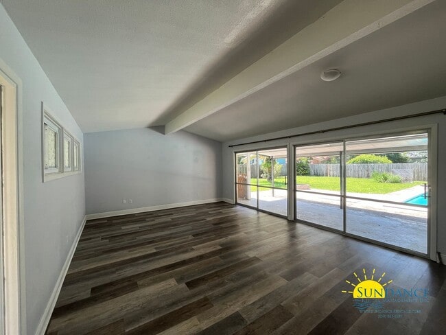 Building Photo - Great 3 Bedroom Home with In-Ground Pool