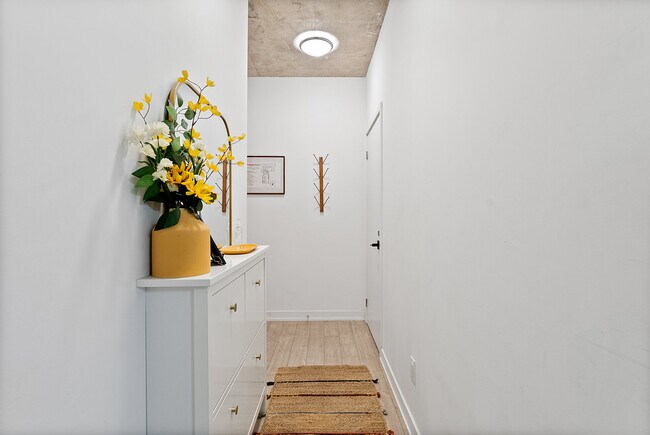 Photo du bâtiment - 45 Baseball Pl