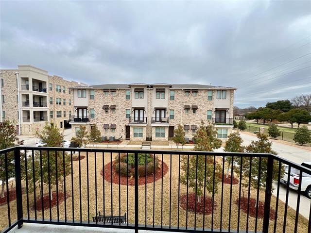 Foto del edificio - 714 N Plano Rd