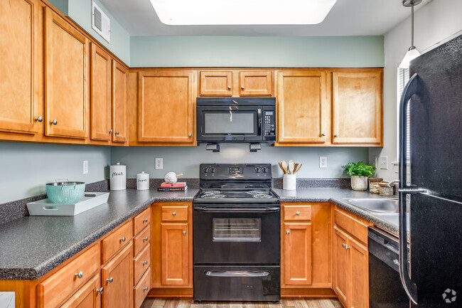 Kitchen - Belmont Hills Apartments