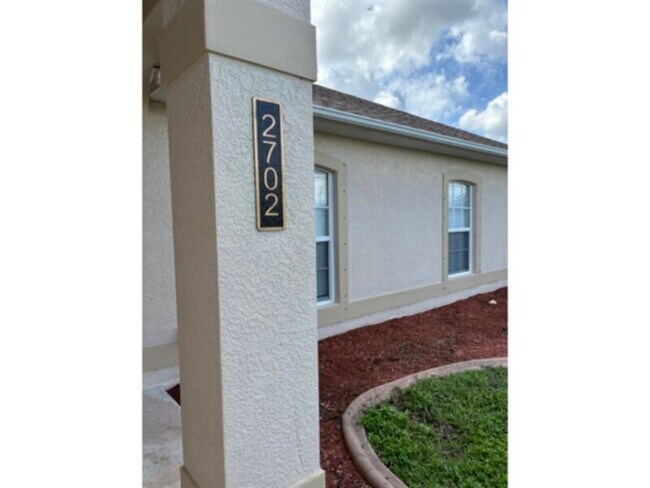 Foto del edificio - Move-In Ready! Beautiful 4 Bedroom 2 Bath ...