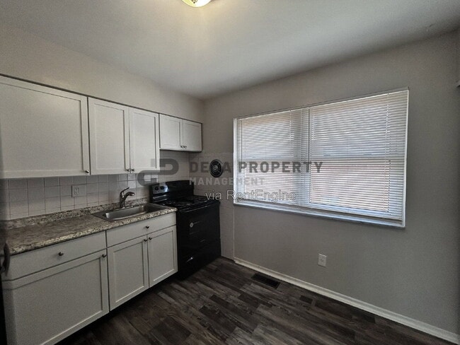 Building Photo - 7409 Olian Dr