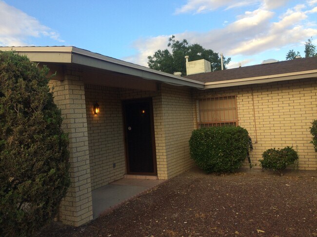 Main entrance - 1810 Jack Nicklaus Dr