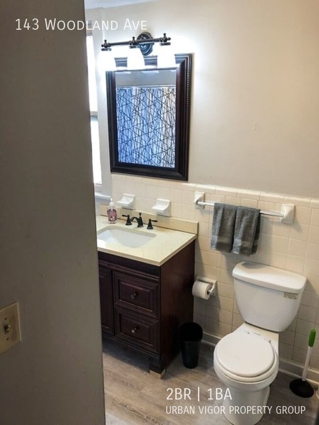 Building Photo - 143 Woodland Ave