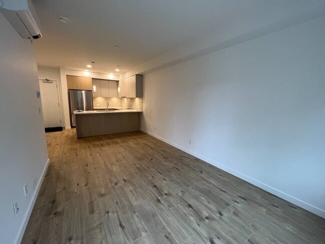 Building Photo - 3182 Gladwin Rd