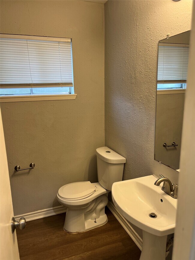 Foto del edificio - 5142 Madden Ln