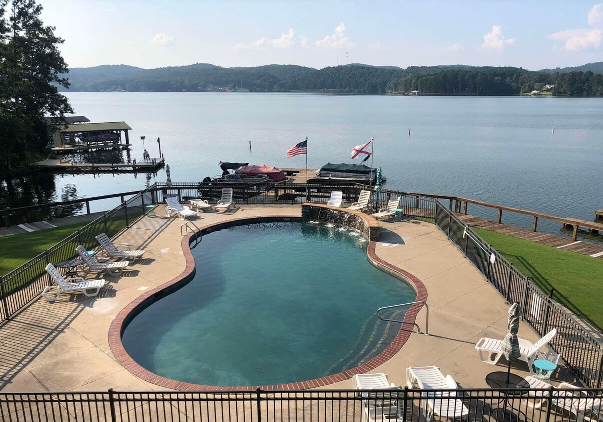 Building Photo - 3680 W Chattooga Dr