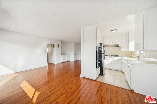 Foto del edificio - 1050 S Wooster St