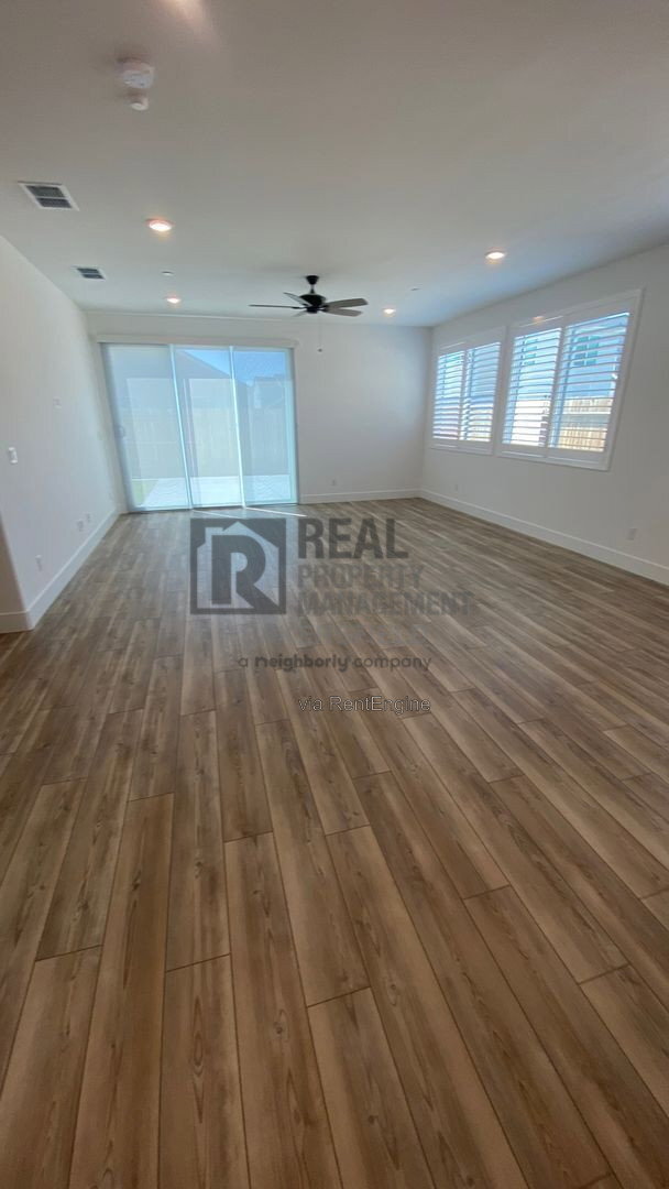 Foto del edificio - 6617 Shaver Dr