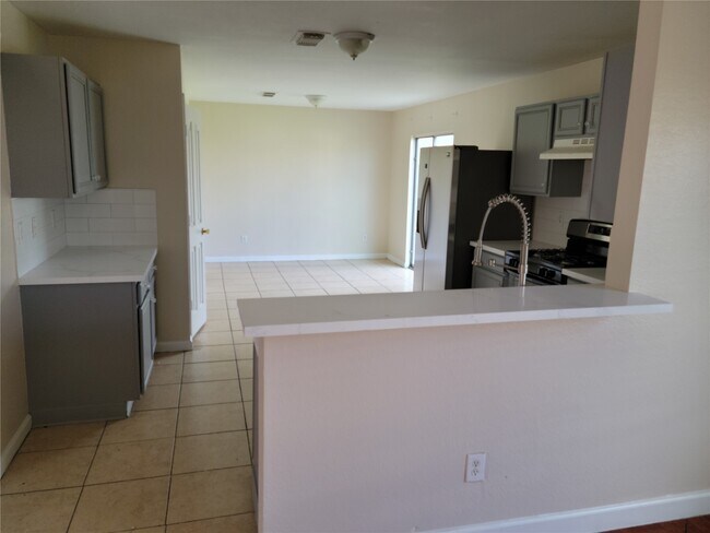 Foto del edificio - 7915 Summerfern Ct