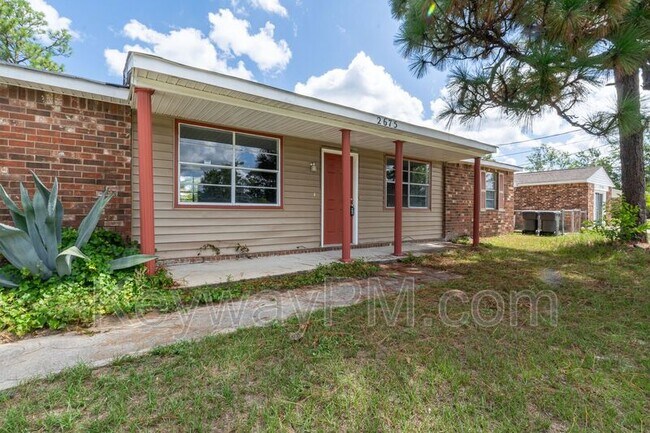 Foto del edificio - 2675 Teakwood Dr