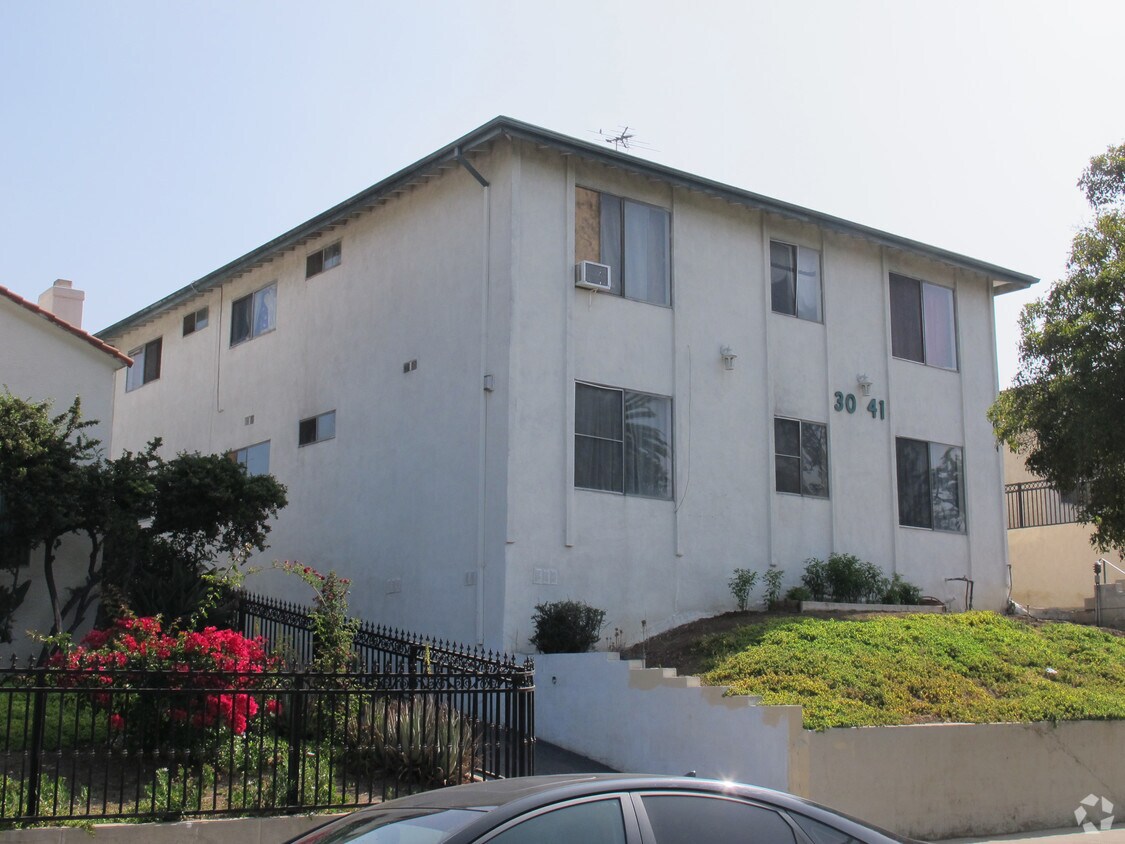 Building Photo - 3041 W Avenue 35