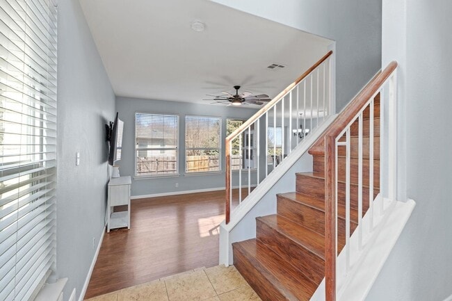 Building Photo - 103 Hoya Ln