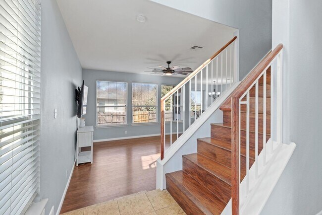 Foto del edificio - 103 Hoya Ln