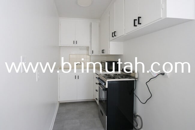 Building Photo - 950 E Millcreek Way