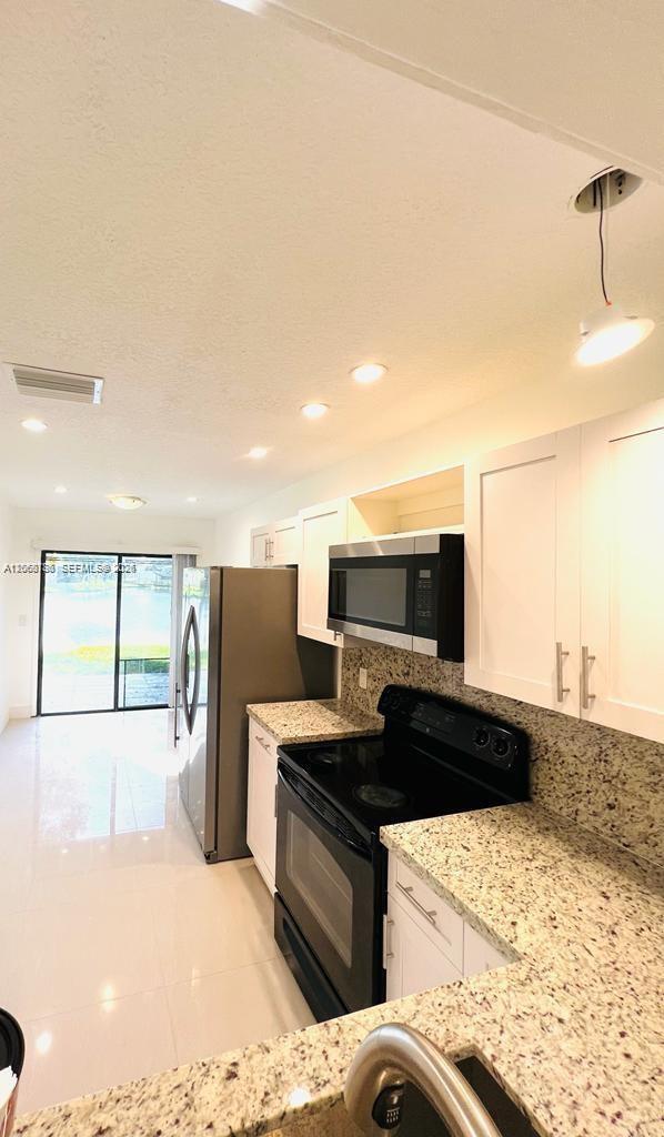 Building Photo - 4157 SW 85th Ave