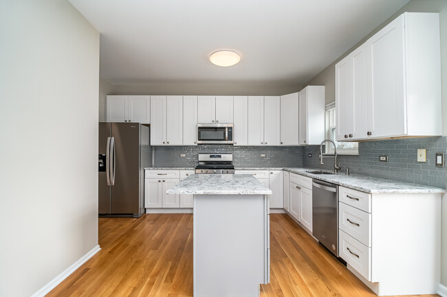 Foto del edificio - 1030 Shoreline Dr
