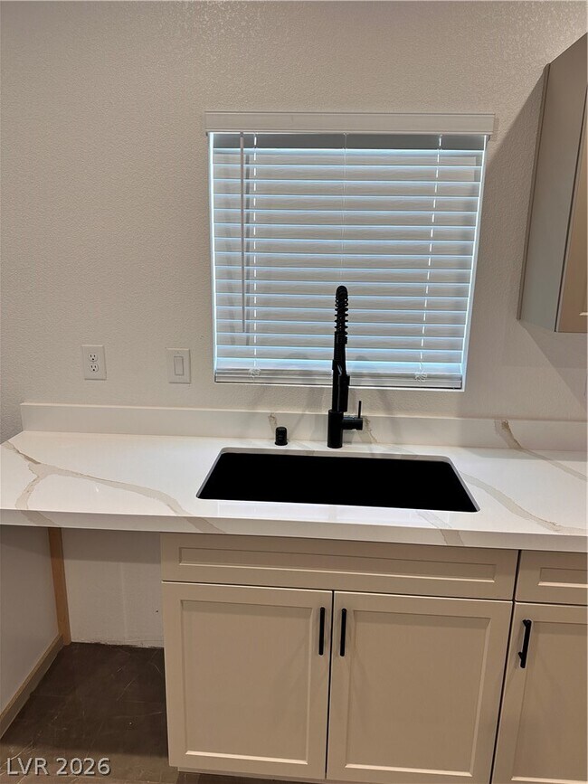 Building Photo - 2570 Bonano Ct