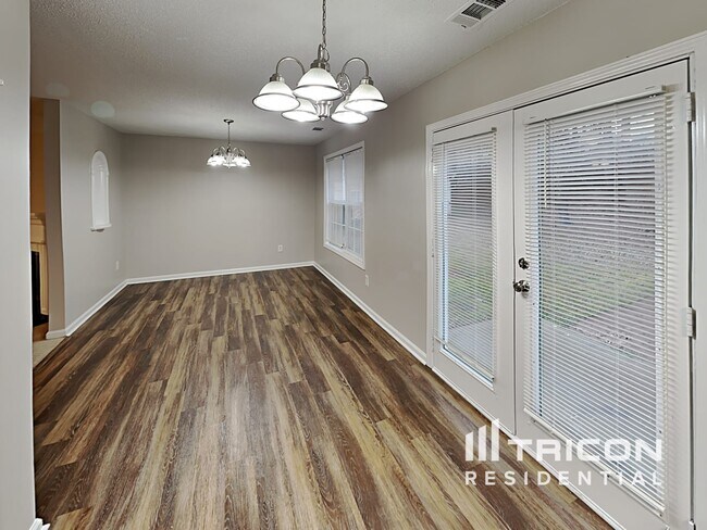 Foto del edificio - 6899 Mahonia Pl