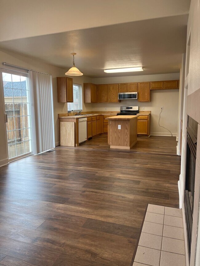 Building Photo - Northridge home on Cul de Sac street