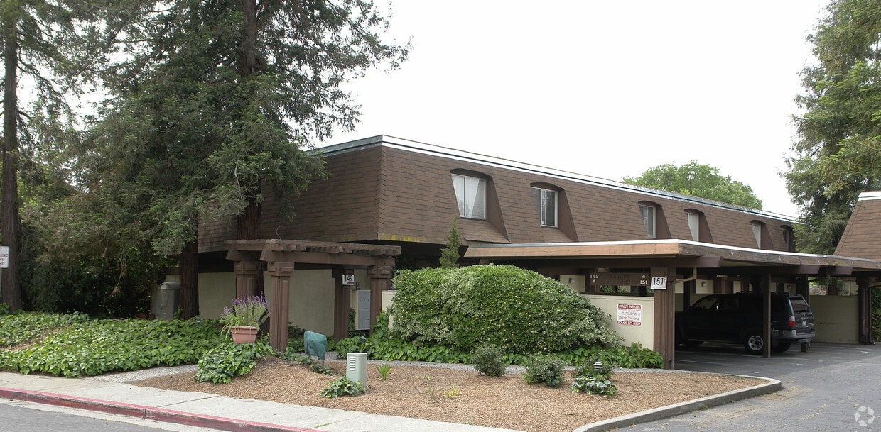 Building Photo - 149-151 S Cody Ln