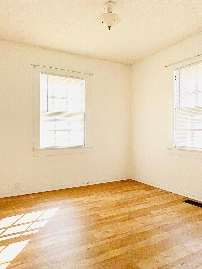 Foto del edificio - 1745 Allen Ave