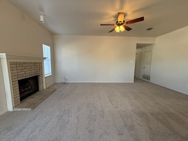 Building Photo - 4801 Lindsey Dr