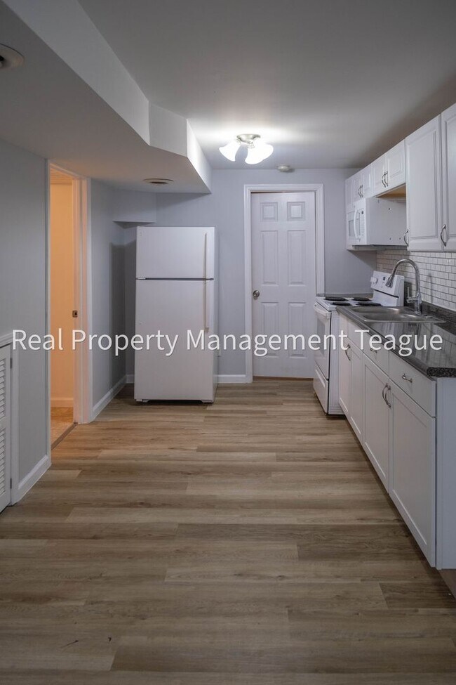 Building Photo - Heat and Utilities Paid by Owner!