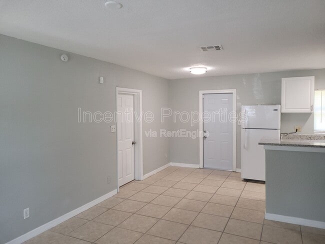 Building Photo - 7803 Mandarin Dr