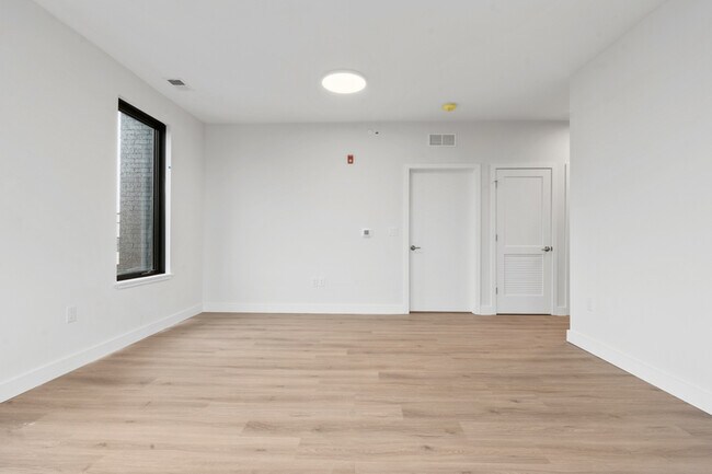 Building Photo - 407 Highland Ave