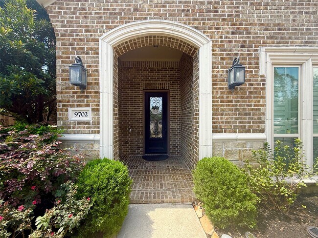 Foto del edificio - 9702 Caldwell Way