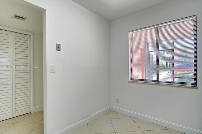 Foto del edificio - 231 Lakeview Dr