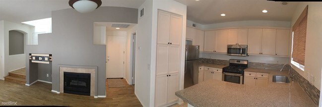 Building Photo - 60 Las Flores