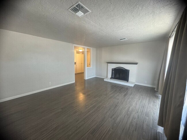 Foto del edificio - Great 3-Bedroom, 2-Bath Ranch Style Home w...
