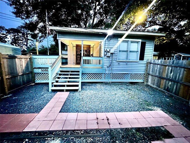 Foto del edificio - 10513 Peach St