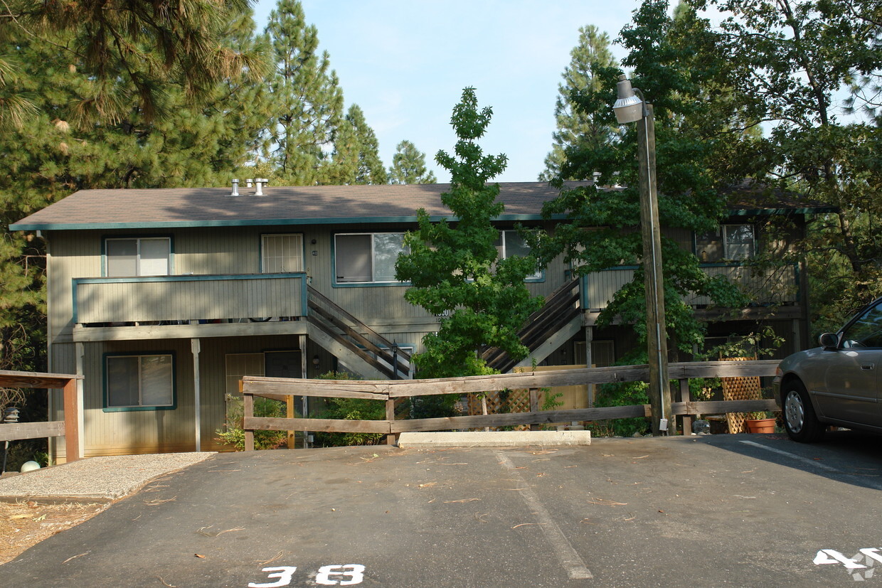 Building Photo - 1000