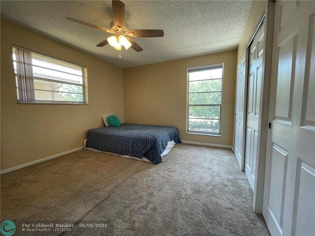 Building Photo - 11101 Royal Palm Blvd