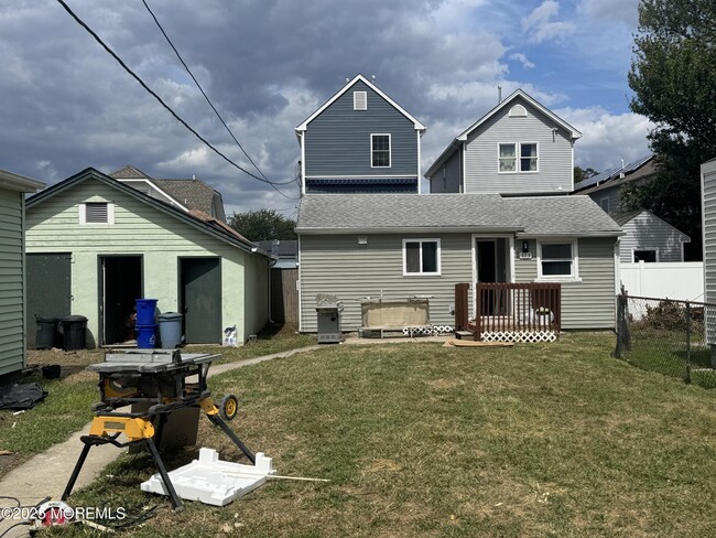 Building Photo - 313 Lorillard Ave