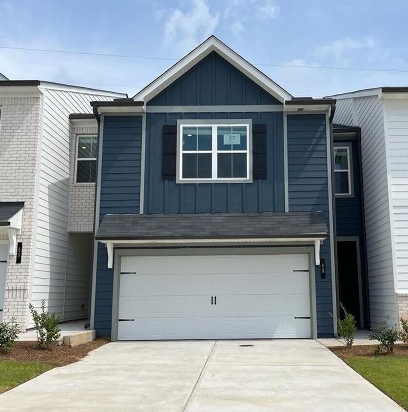 Primary Photo - Beautiful New Construction Townhome in Daw...