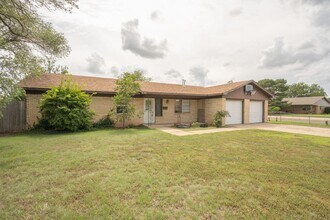 Building Photo - 5405 Westgate Dr
