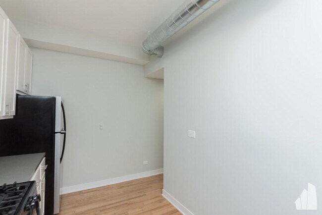 Photo - 3 bedroom in Chicago IL 60647 Apartment