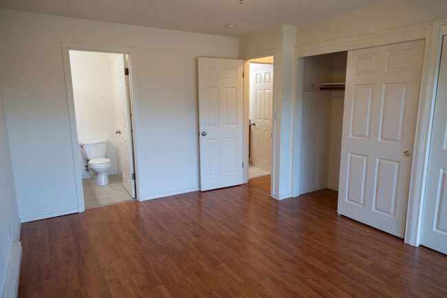 Building Photo - Madlyn Apartments