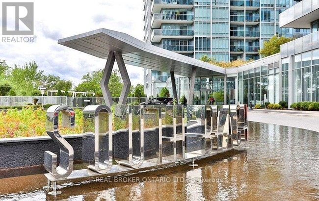 Building Photo - 90 Park Lawn Rd