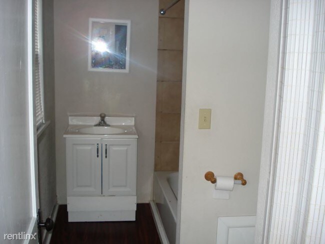 Building Photo - 1 br, 1 bath House - 2205 SW Kensington Ct
