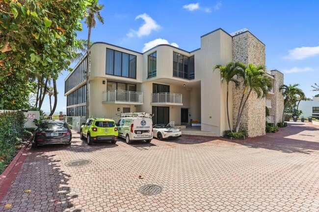 Building Photo - 2155 S Ocean Blvd