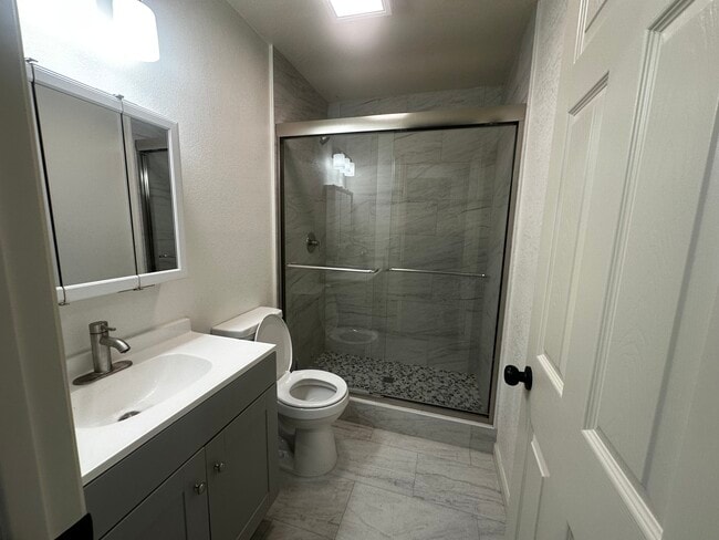 Building Photo - 1720 S Maple St