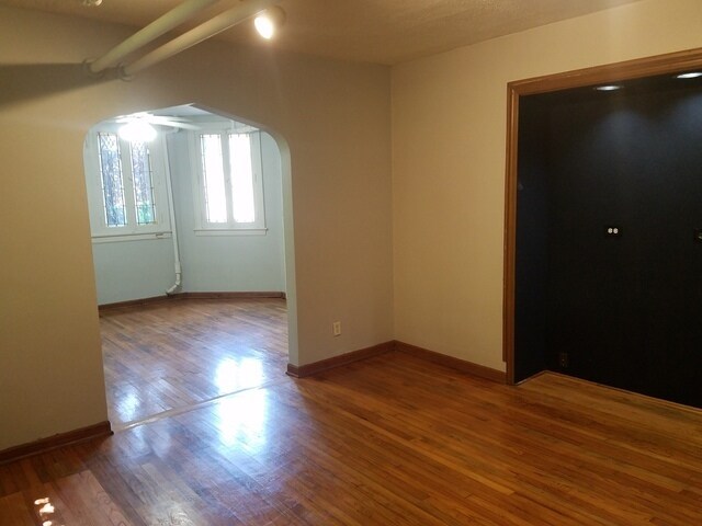 Foto del edificio - 4137 N Dickinson Ave