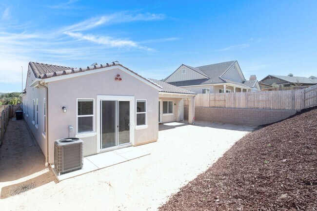 Building Photo - Breathtaking 3-Bedroom Home!